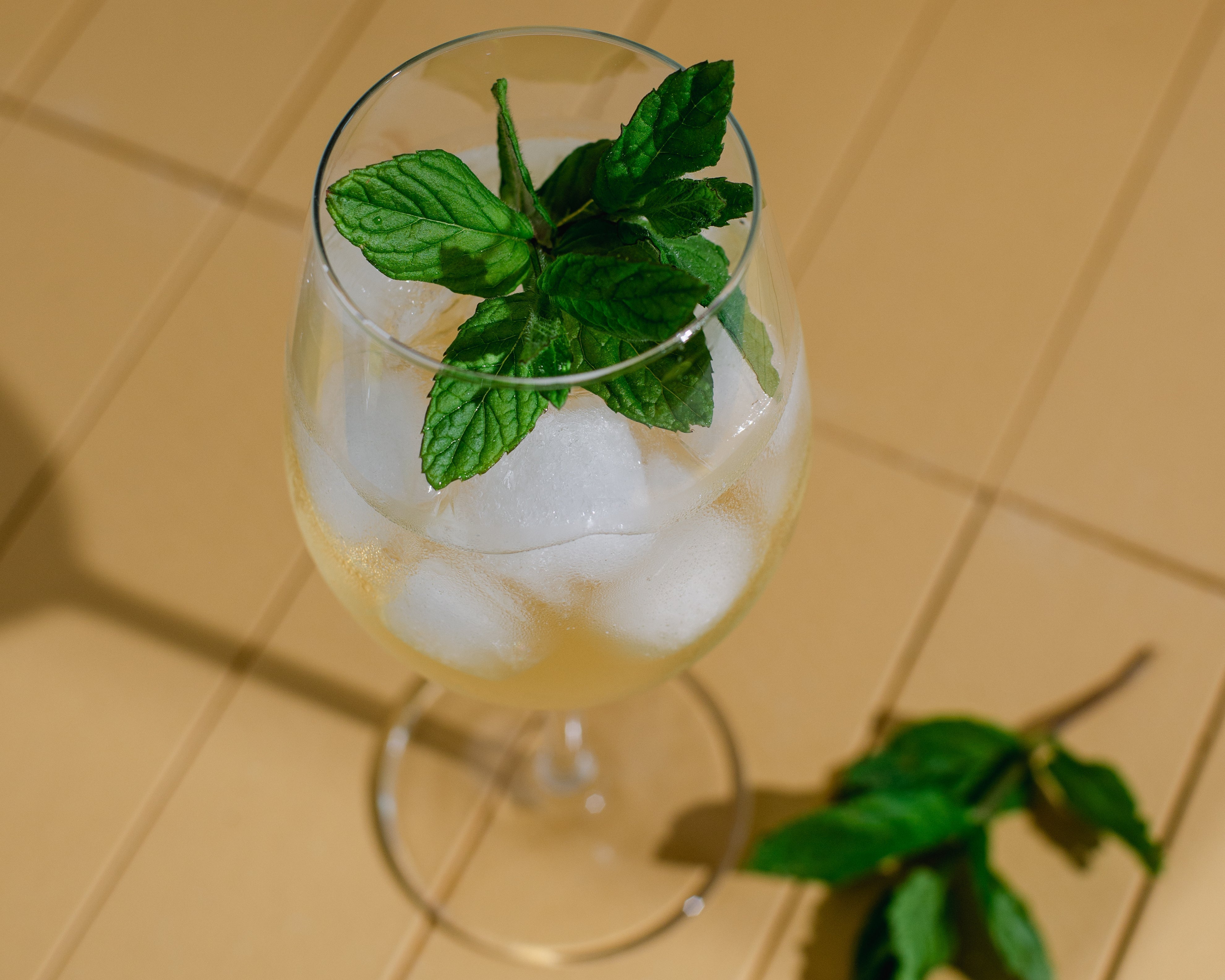 Bezalkoholiskais Hugo Spritz